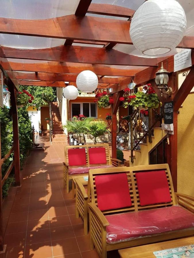 Vila Floarea Etiquette كوستِنيست المظهر الخارجي الصورة